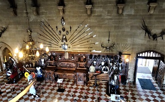 Warwick_Castle_Great_Hall_2