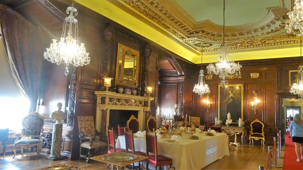 Warwick_Castle_State_Dining_Room Warwick_Castle_State_Dining_Room