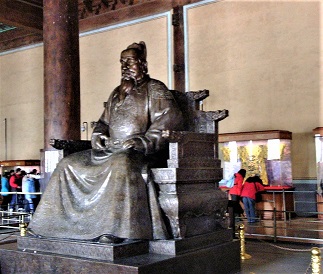 Yong_Le_Statue_Ming_Tombs