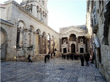 Z-Diocletians_Palace
