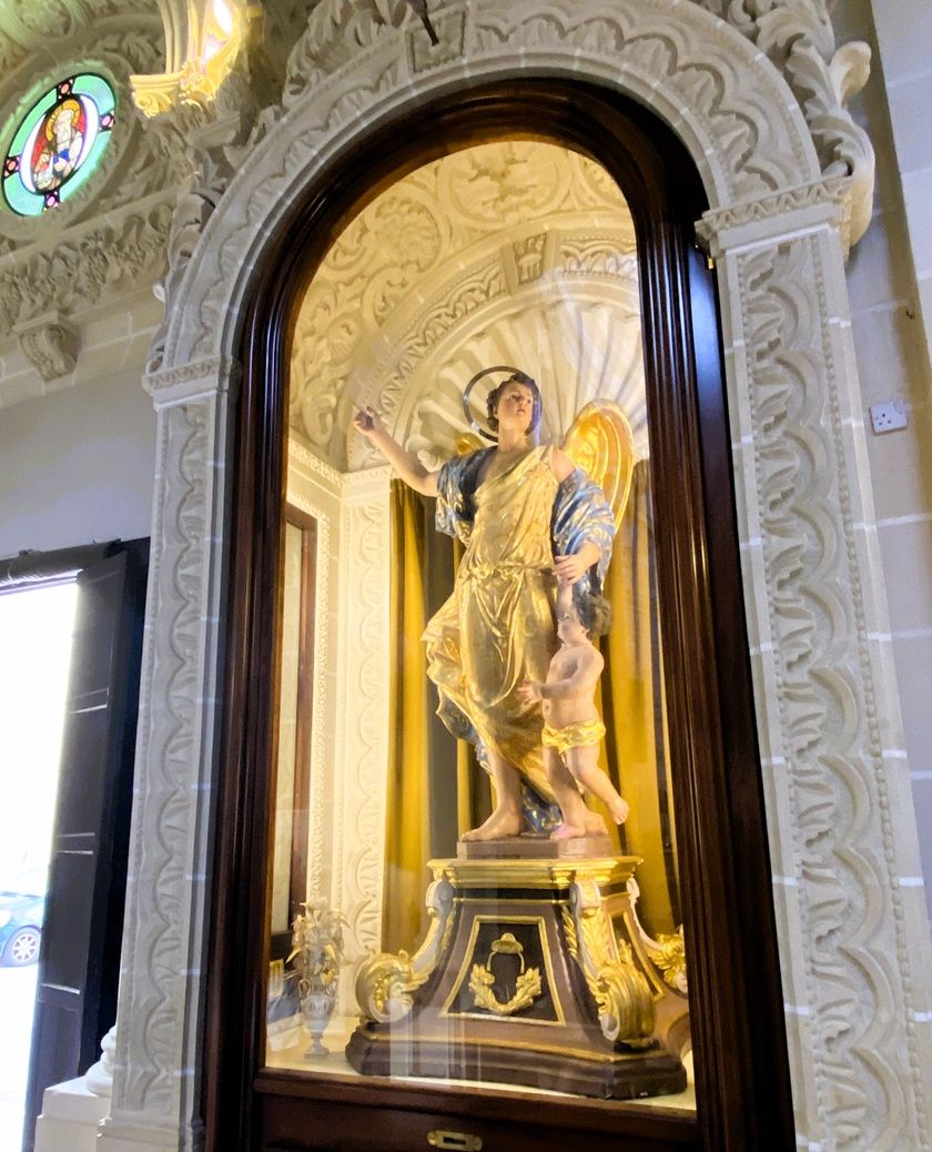 Statue Basilica of Our Lady of Mount Carmel, Valletta