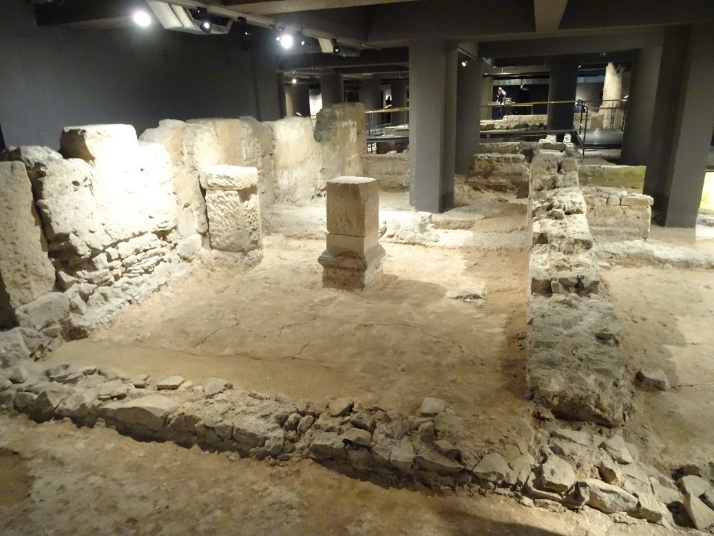 Roman ruins under Placa del Rei, Barcelona