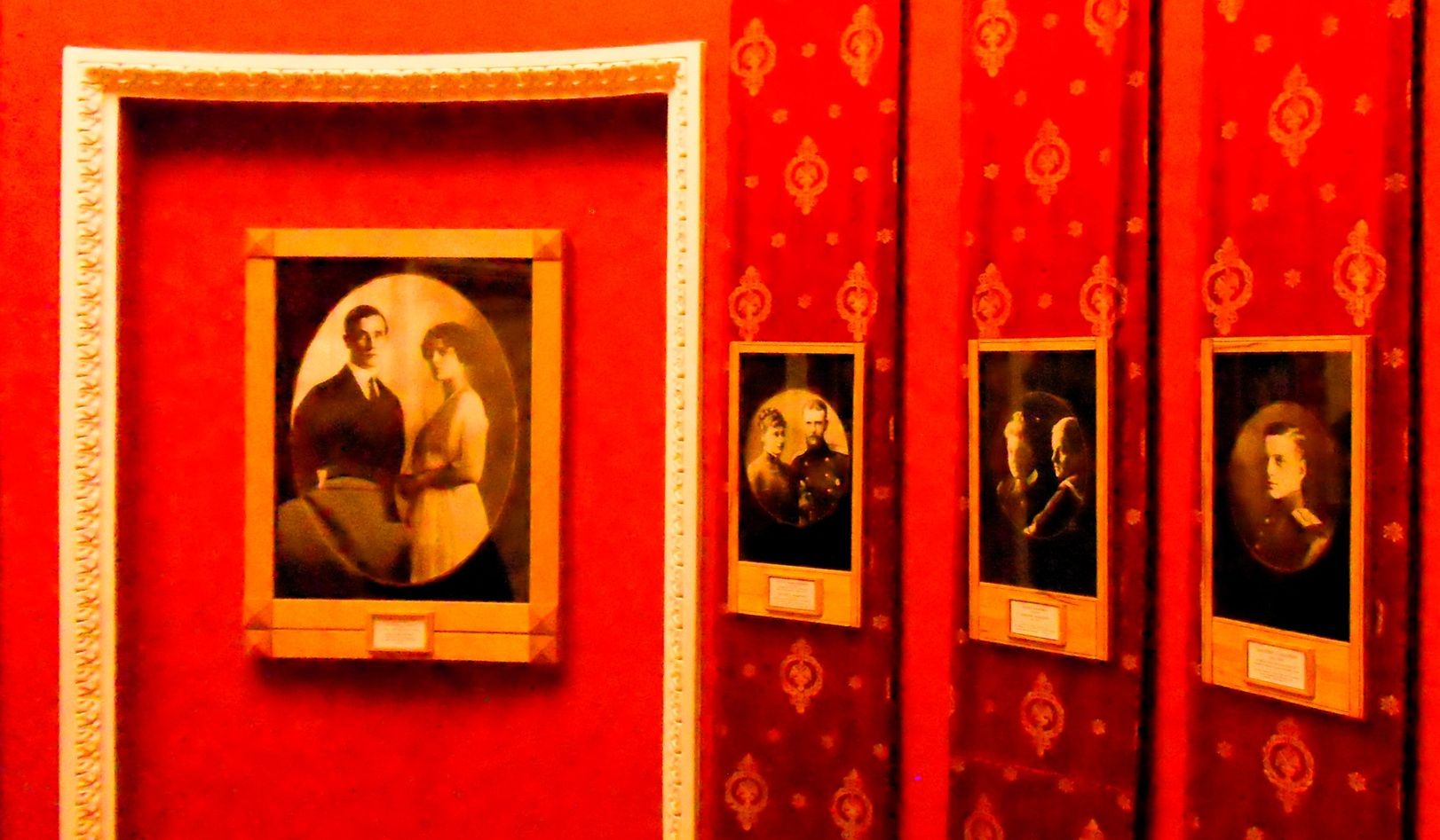 Photographs on Display, Yusupov Palace