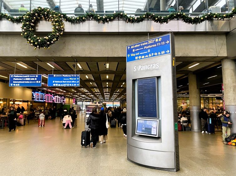 St Pancras International Railway Station, London, Entrance Concourse