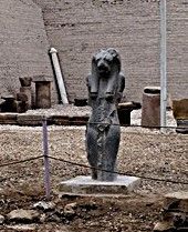 Statue of Menhet, Esna Temple