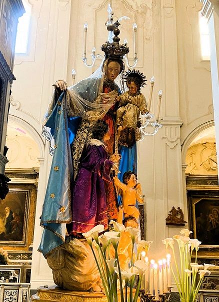 Statue of the Virgin Mary in Amalfi Cathedral