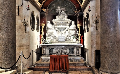 old_altar_of_St_Domnius